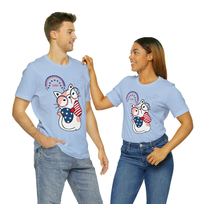 Cute Patriotic Cat Celebrating Freedom in the USA 4th of July Short Sleeve T-Shirt