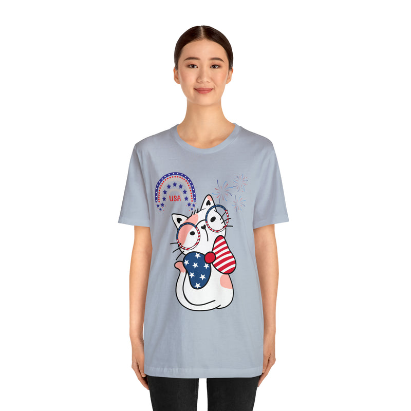 Cute Patriotic Cat Celebrating Freedom in the USA 4th of July Short Sleeve T-Shirt