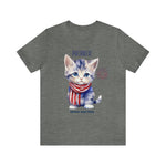 Cute Brave and Free Patriotic Cat on the 4th of July Short Sleeve T-Shirt