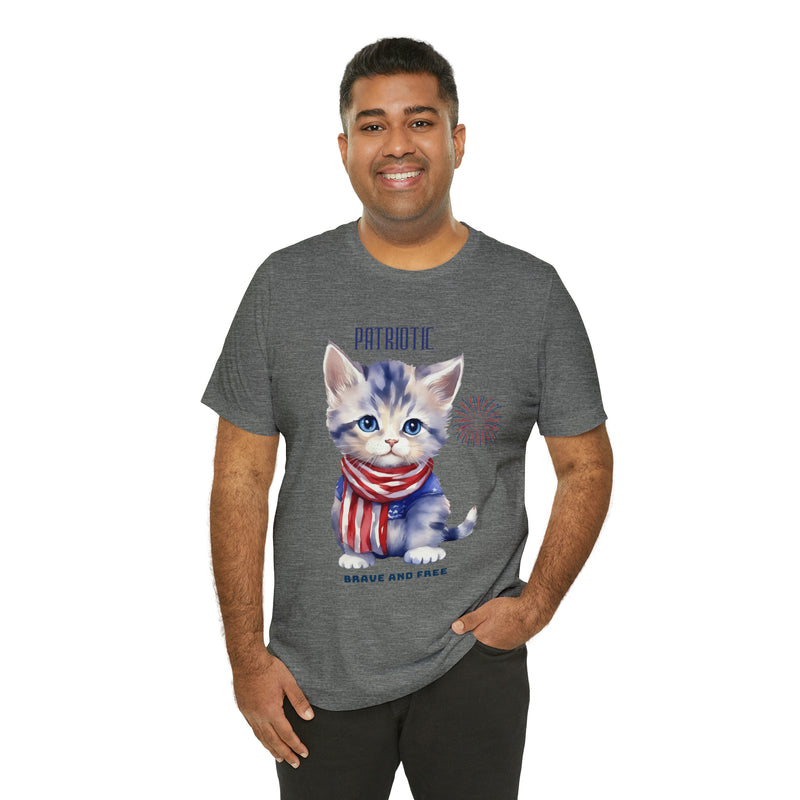 Cute Brave and Free Patriotic Cat on the 4th of July Short Sleeve T-Shirt