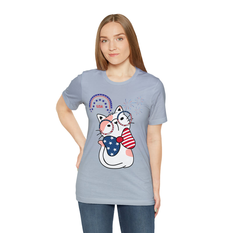 Cute Patriotic Cat Celebrating Freedom in the USA 4th of July Short Sleeve T-Shirt