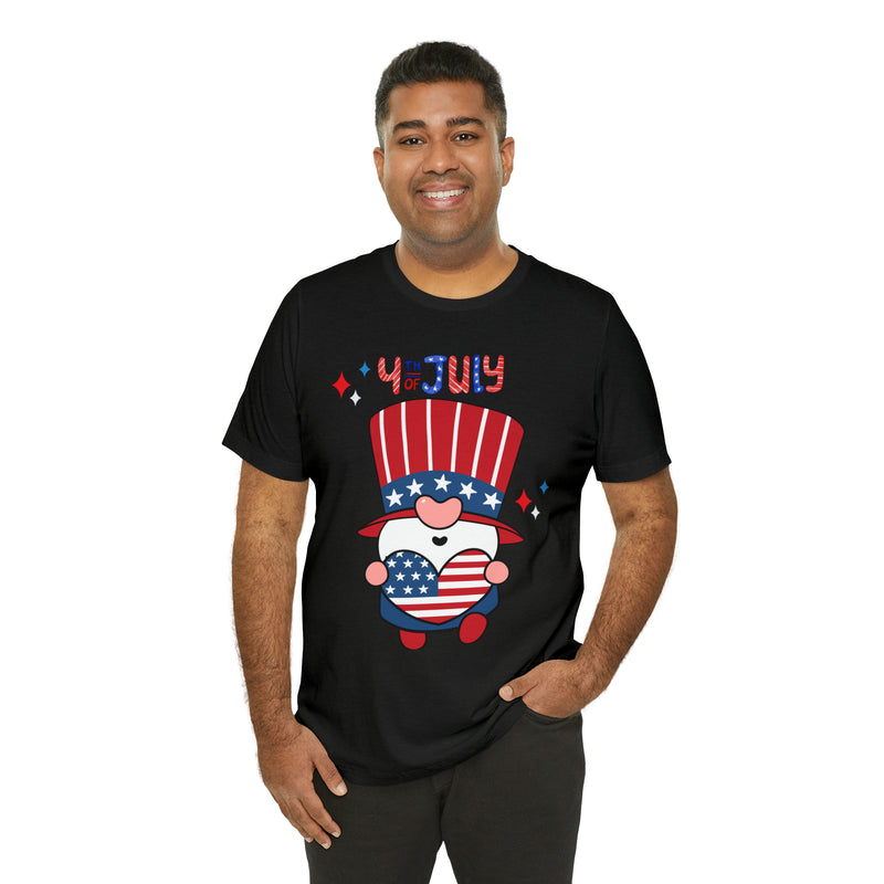 Patriotic Gnome Showing Love on the 4th of July Short Sleeve T-Shirt