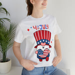 Patriotic Gnome Showing Love on the 4th of July Short Sleeve T-Shirt