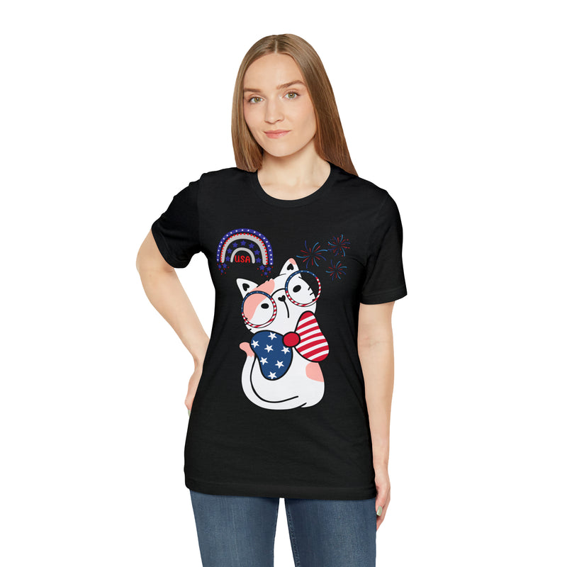 Cute Patriotic Cat Celebrating Freedom in the USA 4th of July Short Sleeve T-Shirt