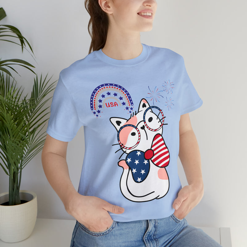 Cute Patriotic Cat Celebrating Freedom in the USA 4th of July Short Sleeve T-Shirt