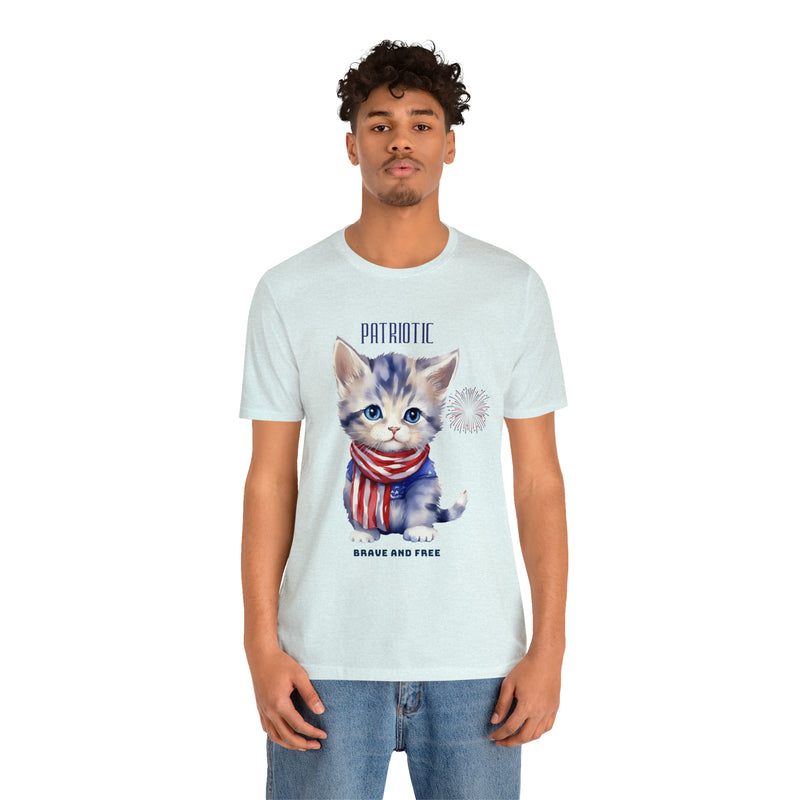 Cute Brave and Free Patriotic Cat on the 4th of July Short Sleeve T-Shirt