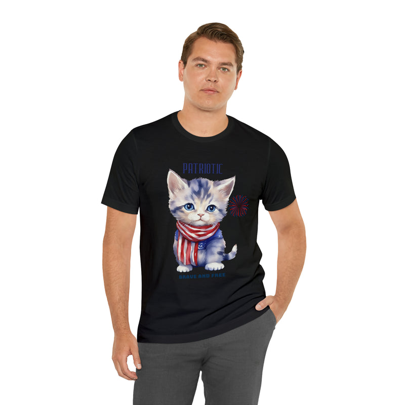 Cute Brave and Free Patriotic Cat on the 4th of July Short Sleeve T-Shirt