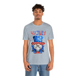 Brave and Patriotic Gnome on the 4th of July Short Sleeve T-Shirt