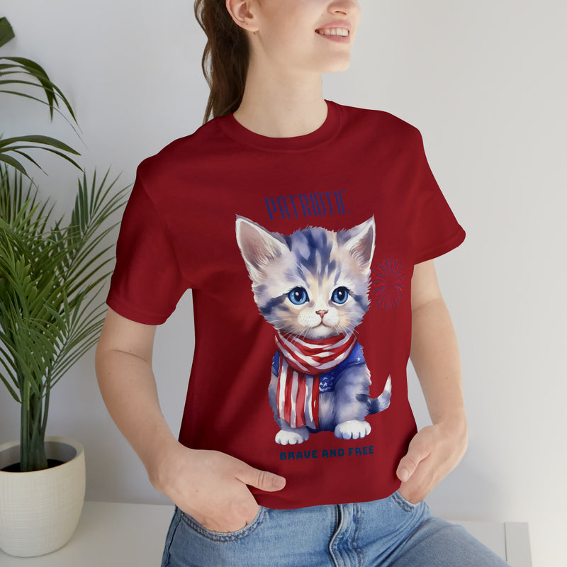 Cute Brave and Free Patriotic Cat on the 4th of July Short Sleeve T-Shirt