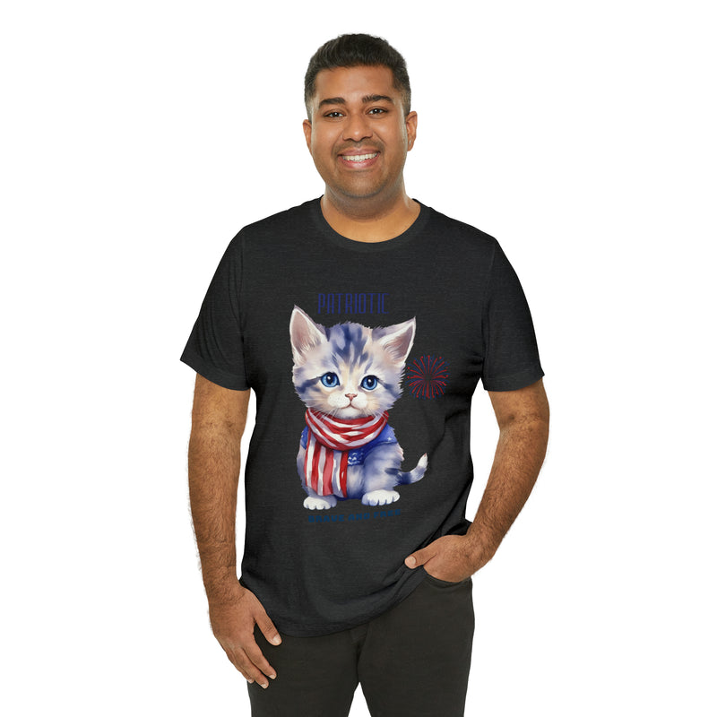 Cute Brave and Free Patriotic Cat on the 4th of July Short Sleeve T-Shirt