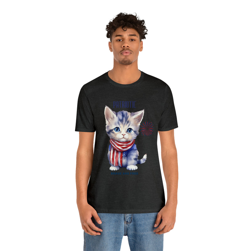 Cute Brave and Free Patriotic Cat on the 4th of July Short Sleeve T-Shirt