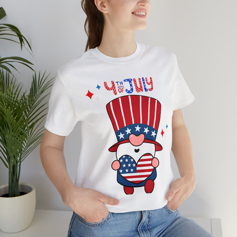 Patriotic Gnome Showing Love on the 4th of July Short Sleeve T-Shirt