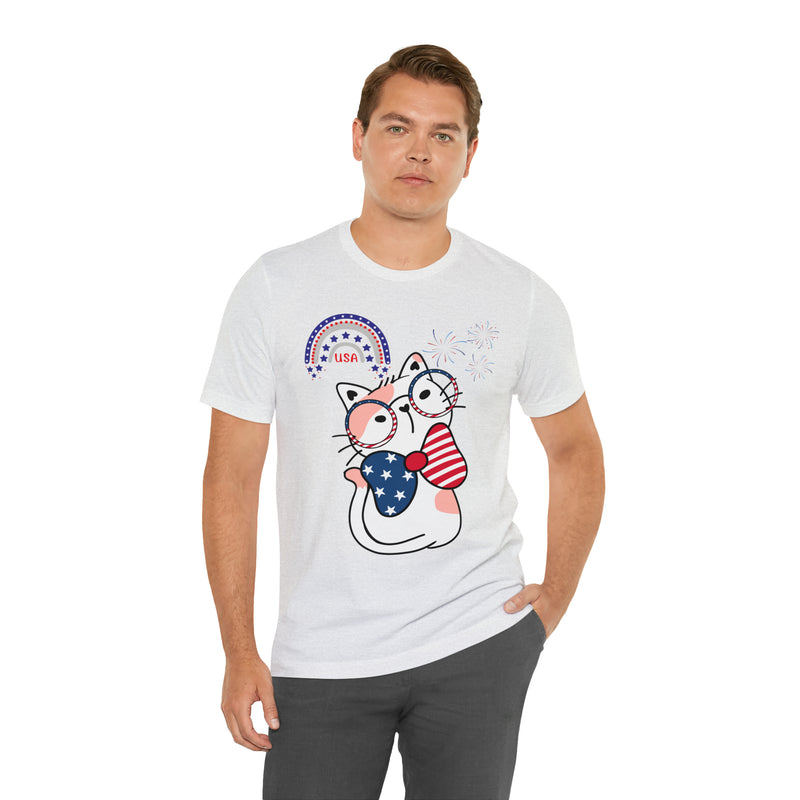 Cute Patriotic Cat Celebrating Freedom in the USA 4th of July Short Sleeve T-Shirt