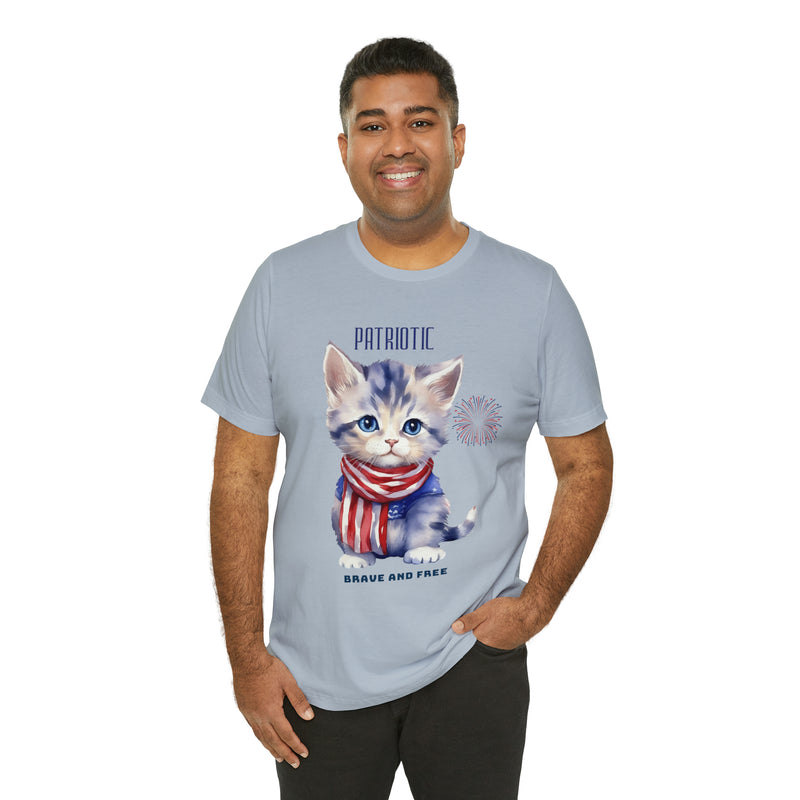 Cute Brave and Free Patriotic Cat on the 4th of July Short Sleeve T-Shirt