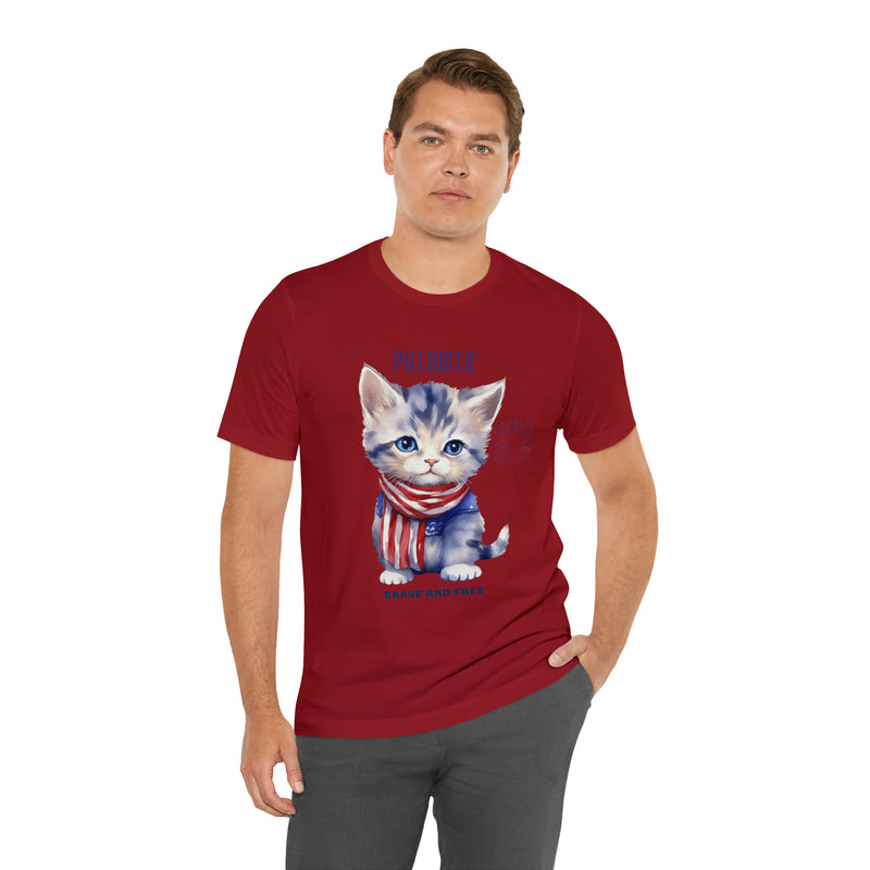 Cute Brave and Free Patriotic Cat on the 4th of July Short Sleeve T-Shirt