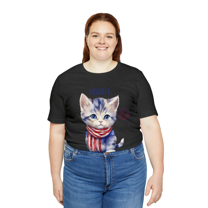 Cute Brave and Free Patriotic Cat on the 4th of July Short Sleeve T-Shirt