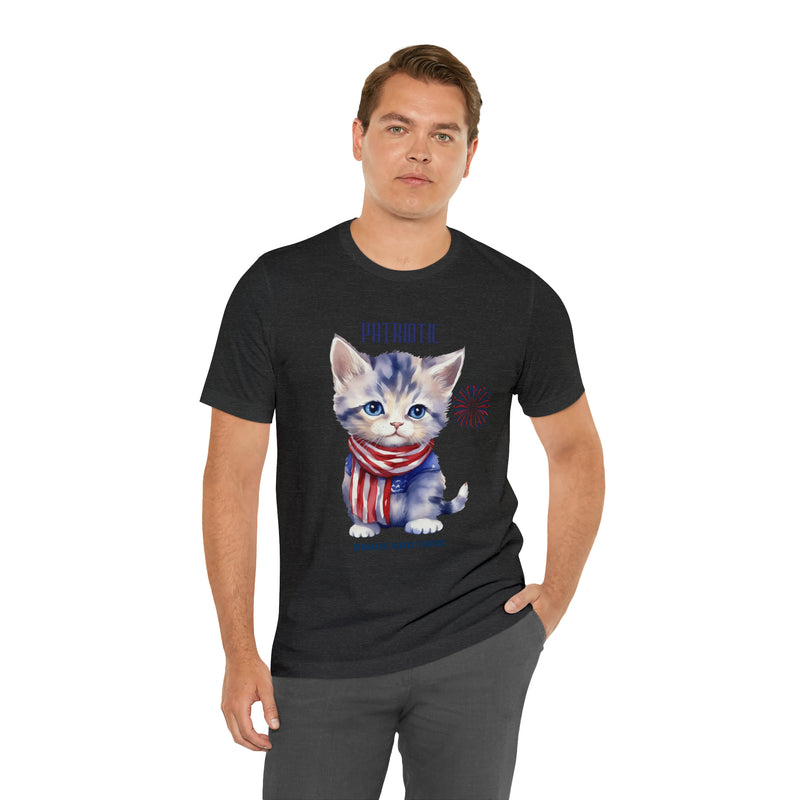 Cute Brave and Free Patriotic Cat on the 4th of July Short Sleeve T-Shirt