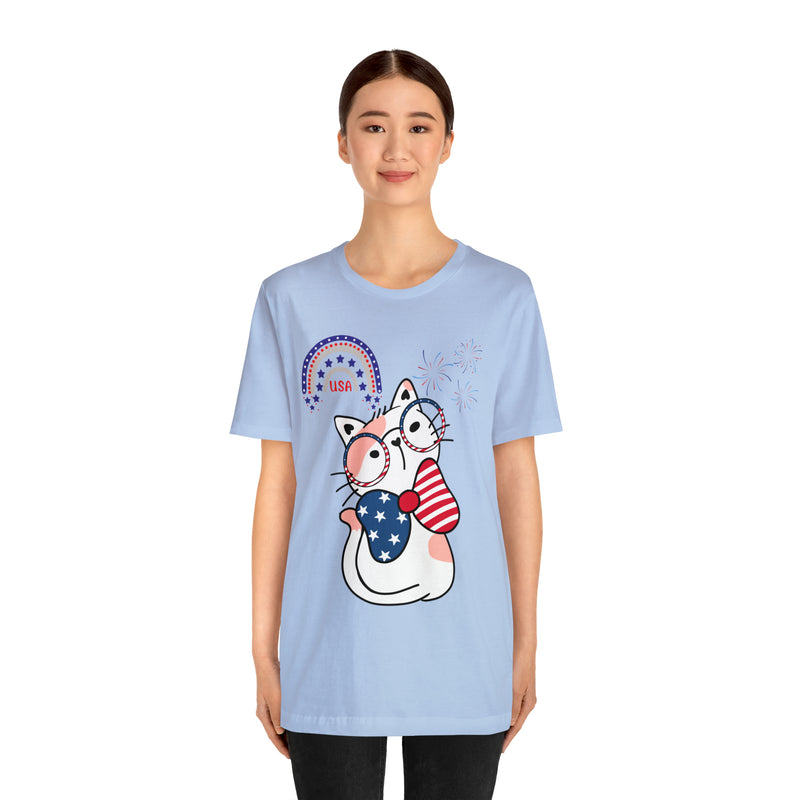 Cute Patriotic Cat Celebrating Freedom in the USA 4th of July Short Sleeve T-Shirt