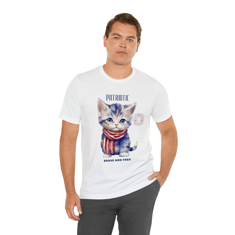 Cute Brave and Free Patriotic Cat on the 4th of July Short Sleeve T-Shirt