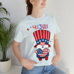 Patriotic Gnome Showing Love on the 4th of July Short Sleeve T-Shirt