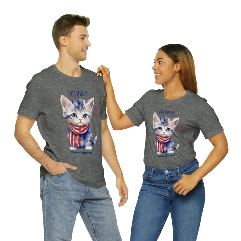 Cute Brave and Free Patriotic Cat on the 4th of July Short Sleeve T-Shirt