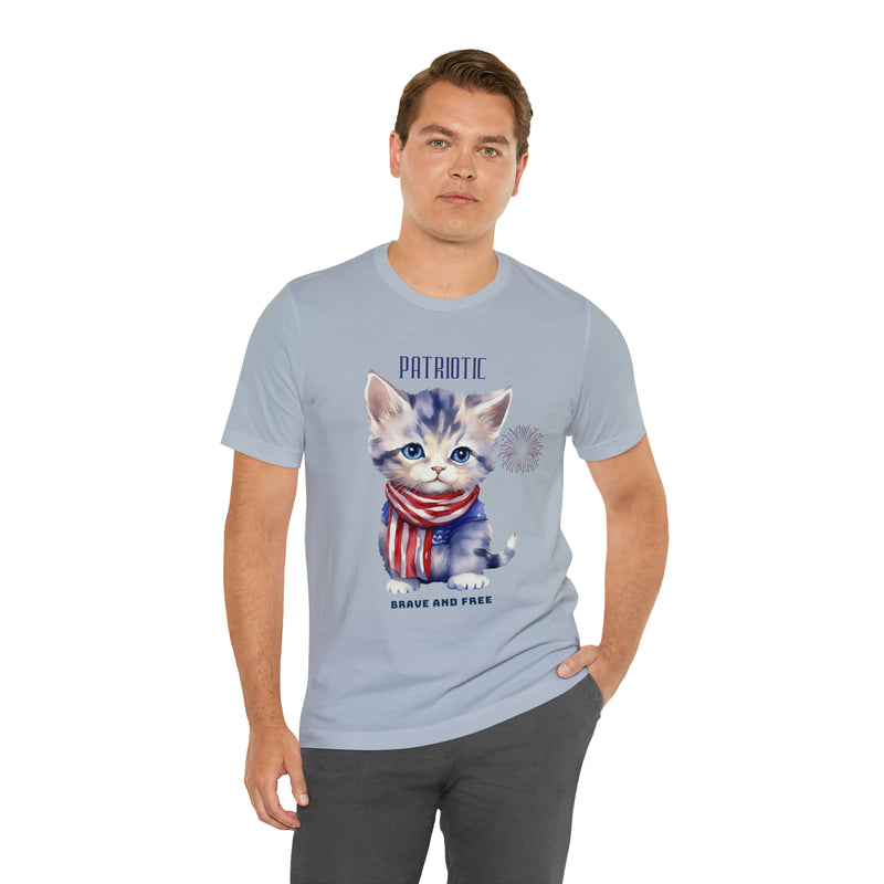 Cute Brave and Free Patriotic Cat on the 4th of July Short Sleeve T-Shirt