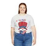 Patriotic Gnome Showing Love on the 4th of July Short Sleeve T-Shirt