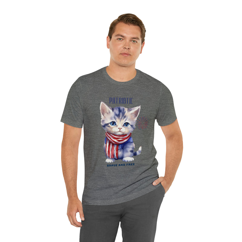 Cute Brave and Free Patriotic Cat on the 4th of July Short Sleeve T-Shirt