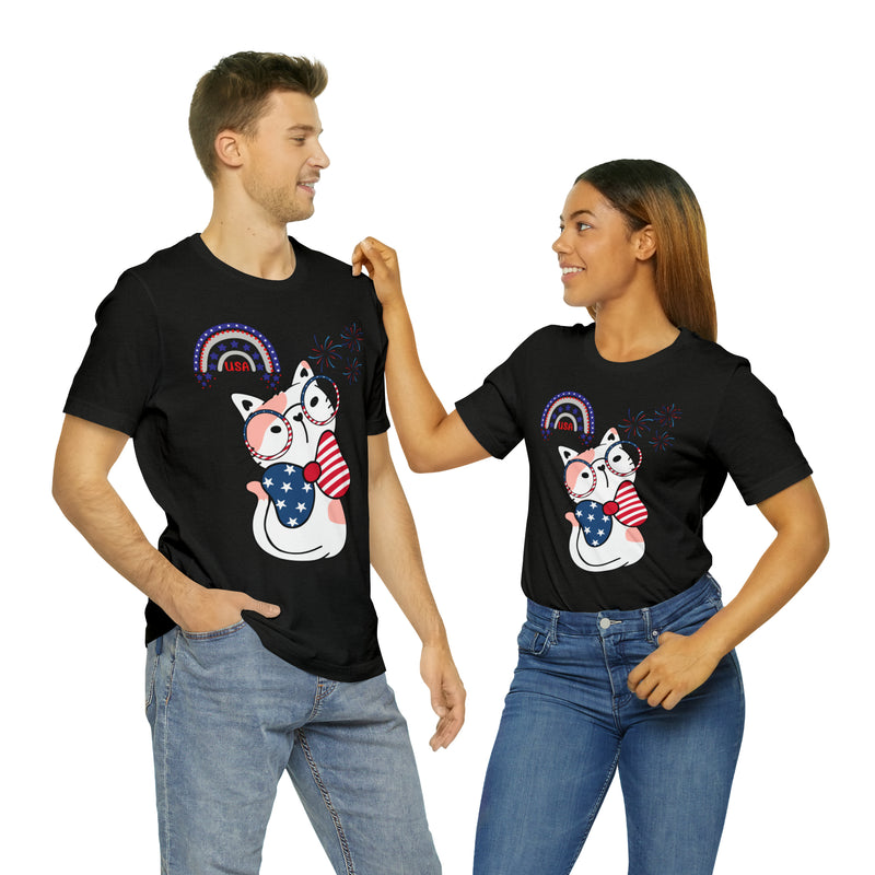 Cute Patriotic Cat Celebrating Freedom in the USA 4th of July Short Sleeve T-Shirt