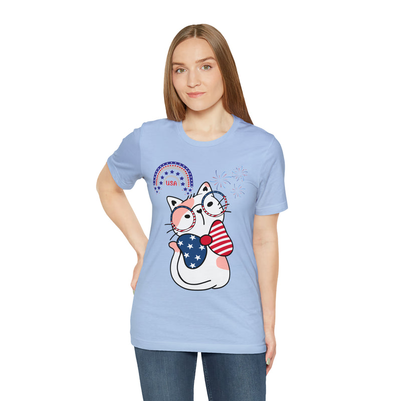 Cute Patriotic Cat Celebrating Freedom in the USA 4th of July Short Sleeve T-Shirt