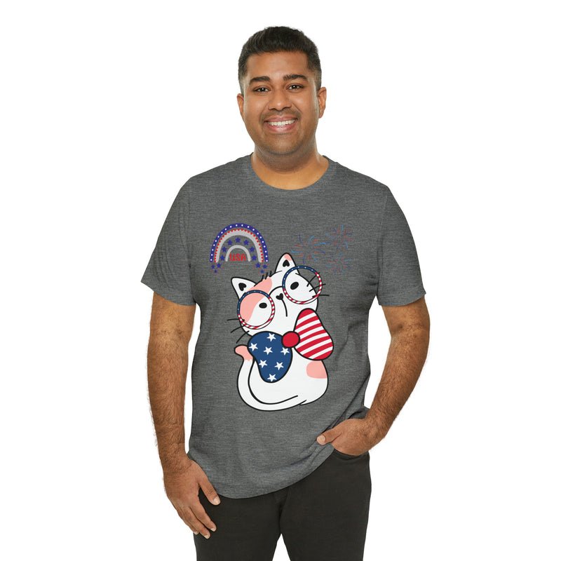 Cute Patriotic Cat Celebrating Freedom in the USA 4th of July Short Sleeve T-Shirt