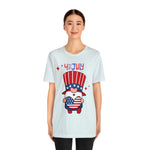 Patriotic Gnome Showing Love on the 4th of July Short Sleeve T-Shirt