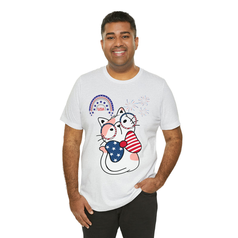 Cute Patriotic Cat Celebrating Freedom in the USA 4th of July Short Sleeve T-Shirt